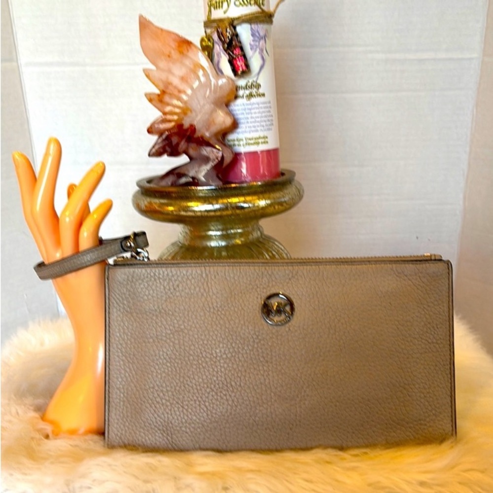 Michael Kors Silver Gray Clutch with Sleek Design